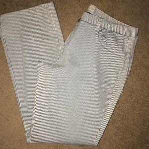 💙Old Navy blue and whit striped pants